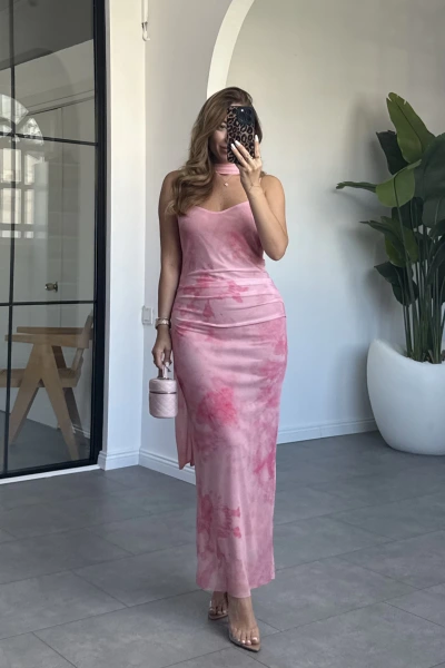 PEMBE İP ASKILI FULAR DETAY ELBİSE