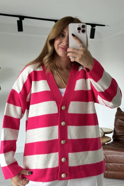 Pembe Kalın Çizgili V yaka Hırka