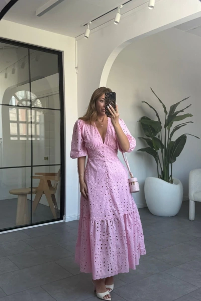 PEMBE V YAKA BALON KOL FİSTO ELBİSE