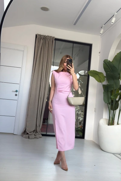 PEMBE VATKALI YIRTMAÇLI ELBİSE