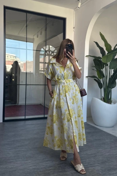 SARI ÇİÇEK DESEN KEMERLİ ELBİSE