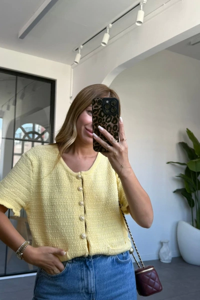 SARI GOLD DÜĞMELİ KISA KOL TRİKO HIRKA