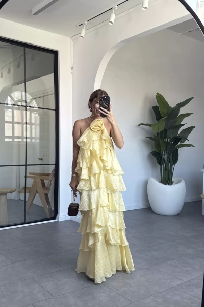 SARI GÜL DETAYLI ELBİSE