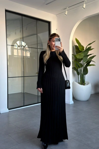 SİYAH BAĞLAMA DETAYLI UZUN TRİKO ELBİSE