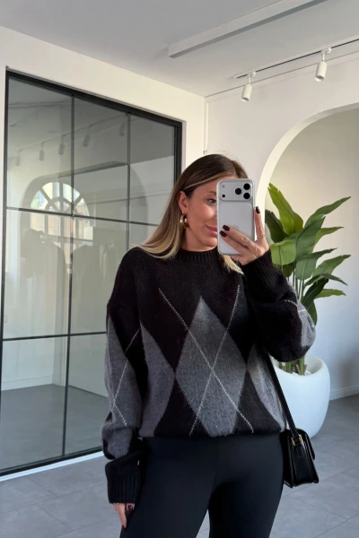 SİYAH BAKLAVA DESEN KAZAK