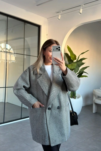 SİYAH BALIK SIRTI KRUVAZE YAKA KABAN