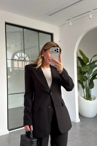 SİYAH BELDEN OTURTMALI BLAZER CEKET