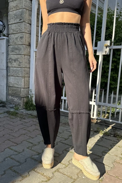 Siyah Beli Lastikli Dizi Parça Detaylı Gabardin Pantolon