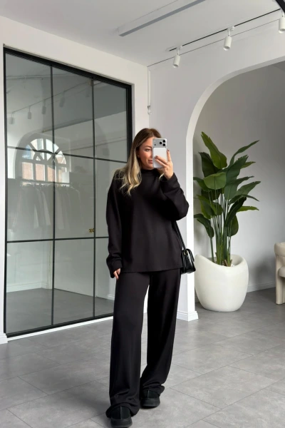 SİYAH BİSİKLET YAKA ALT ÜST TAKIM