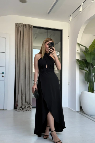 SİYAH BOYUNDAN BAĞLAMA ELBİSE