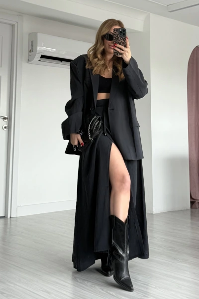 Siyah Çift Cep Kapamalı Etek