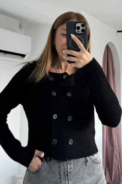 Siyah Çift Düğmeli Süs Cep Hırka