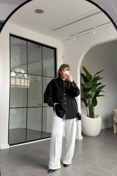 SİYAH ÇİZGİLİ DOKULU GÖMLEK