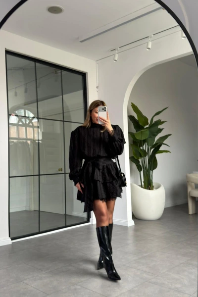 SİYAH DANTEL DETAY TASARIM ELBİSE