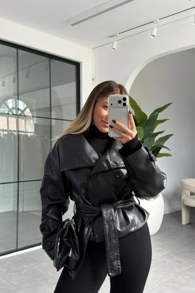 SİYAH DİK YAKA BELDEN KUŞAKLI DERİ CEKET