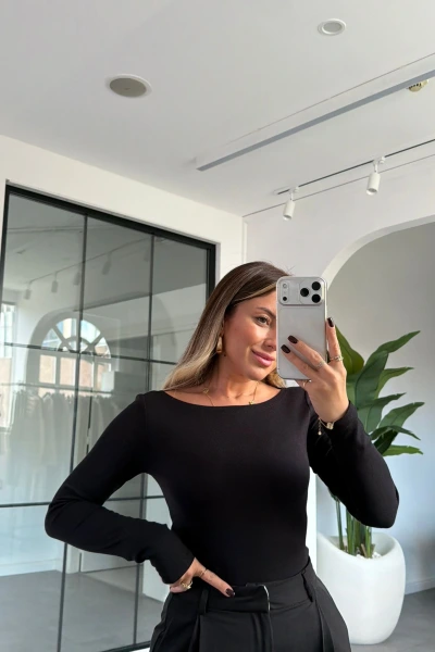 SİYAH DİLVİN KAYIK YAKA BLUZ