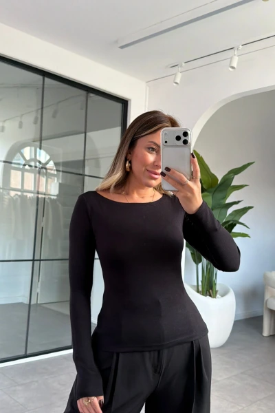 SİYAH DİLVİN KAYIK YAKA BLUZ