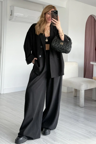 Siyah Dört Düğmeli Ceket Palazzo Pantolon Takım