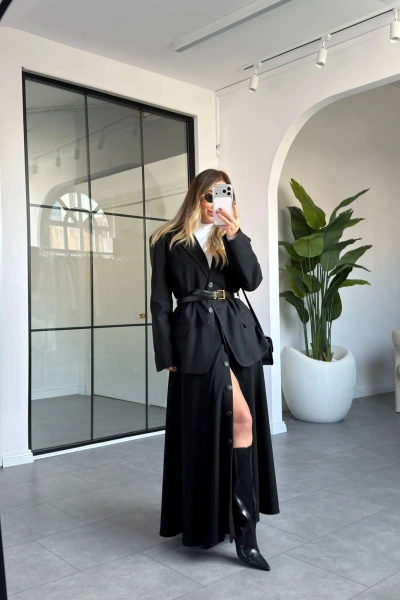 SİYAH DÜĞMELİ KLOŞ ETEK