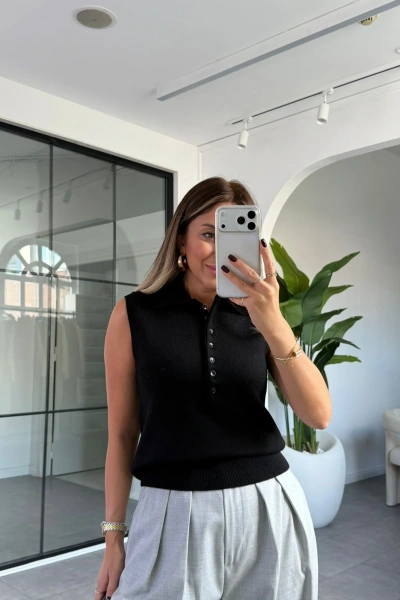 SİYAH DÜĞMELİ YELEK