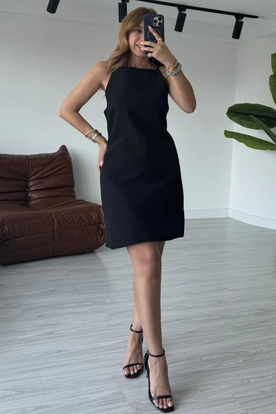 Siyah Halter Yaka Kısa Elbise