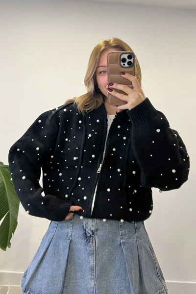 Siyah İnci Detaylı Triko Hırka