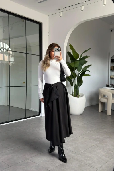 SİYAH KEMER TOKALI ETEK