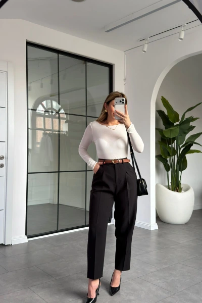 Siyah Kemerli Premium Kumaş Pantolon