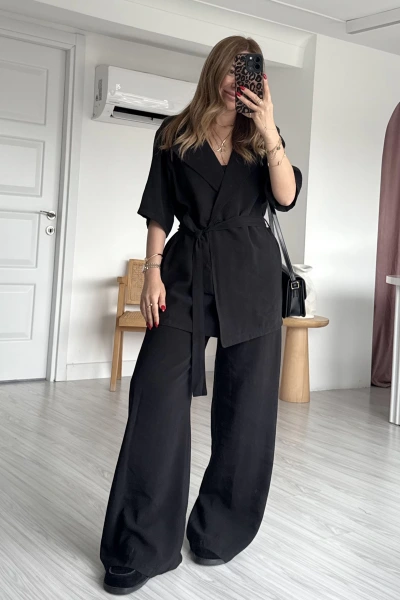 Siyah Kısa Kol Kuşaklı Tensel Takım