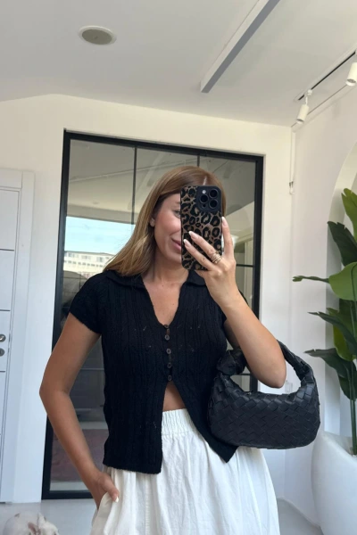 SİYAH KISA KOL ÖRGÜ BLUZ