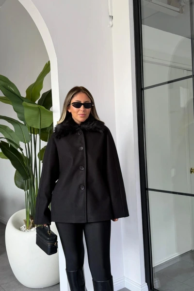 SİYAH KÜRK YAKA DÖRT DÜĞMELİ KAŞE KABAN