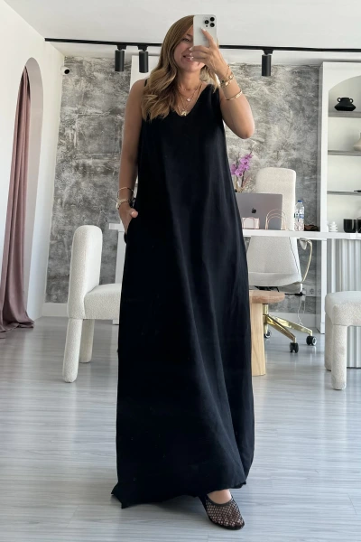 Siyah Lastik Askılı Elbise