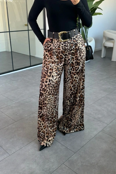 SİYAH LEOPAR DESEN KEMERLİ SATEN PANTOLON