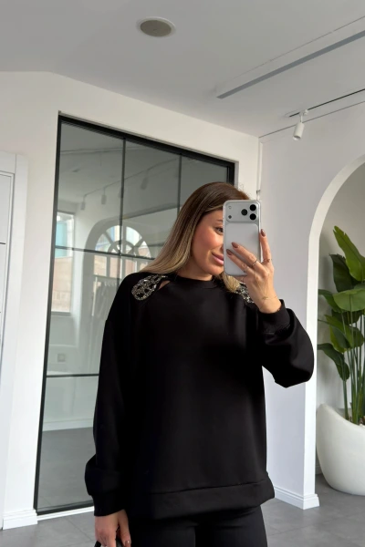 SİYAH OMUZ DETAYLI SWEATSHIRT
