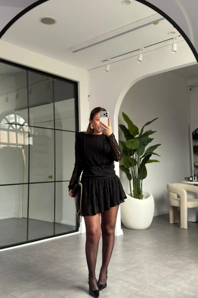 SİYAH OMUZ VATKALI DANTEL ELBİSE