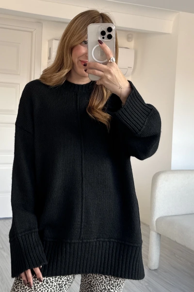 Siyah Ön Dikiş Detaylı Kazak