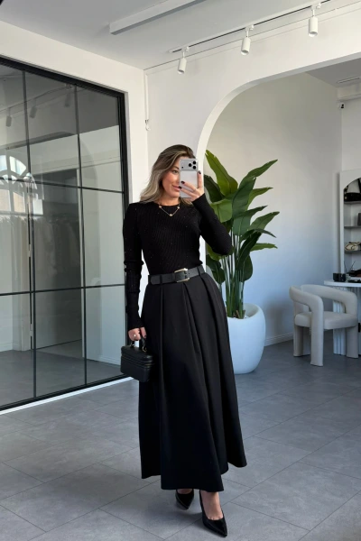 SİYAH PİLİSELİ KEMERLİ ETEK