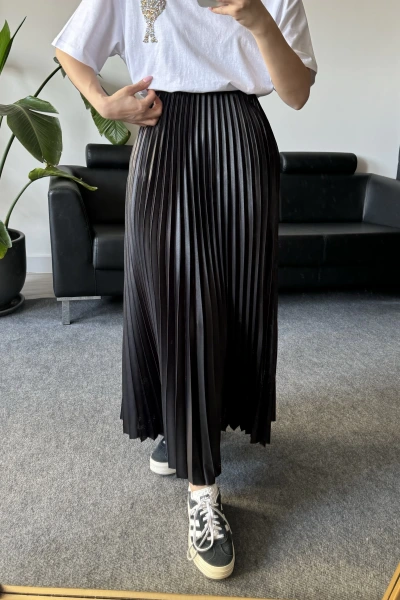 Siyah Piliseli Uzun Etek