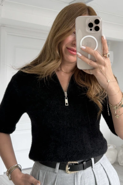 Siyah Polo Yaka Fermuarlı Kısa Kollu Kazak