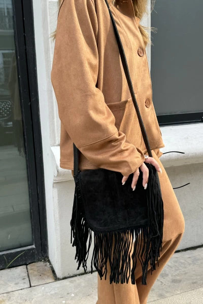 Siyah Püskül Detaylı Kapaklı Çanta