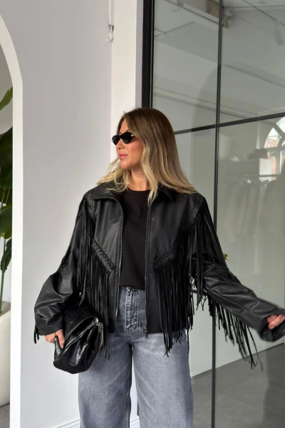 SİYAH SAÇAKLI TASARIM DERİ CEKET