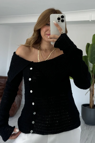 Siyah Şal Yaka Düğmeli Hırka