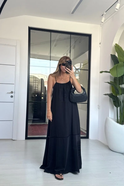 SİYAH SIRT DETAY ASKILI ELBİSE