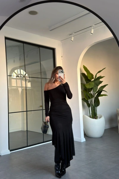 SİYAH TEK OMUZ ASİMETRİK ELBİSE