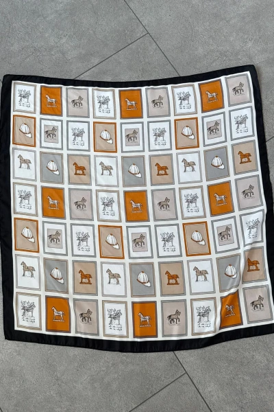 SİYAH TURUNCU AT DESENLİ ŞAL