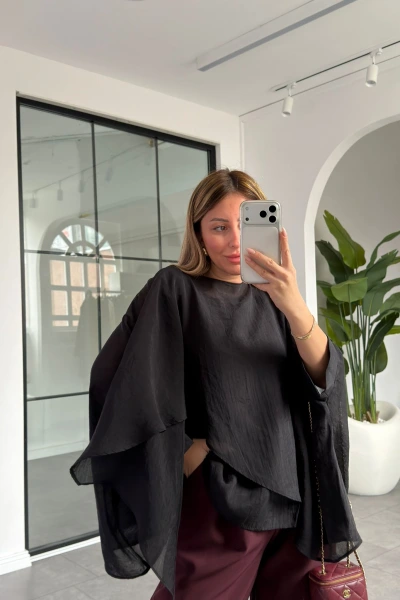 SİYAH UÇUŞAN PELERİN BLUZ