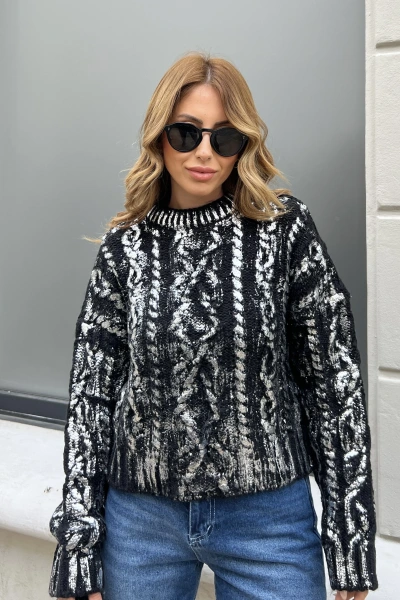 Siyah Varaklı Kazak