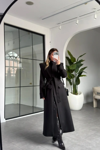 SİYAH VATKA GÖRÜNÜMLÜ KAŞE KABAN