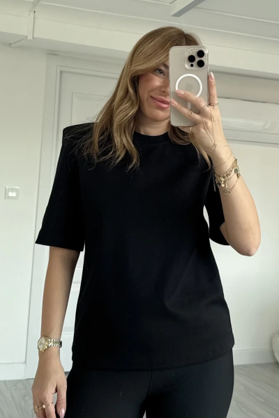 Siyah Vatkalı Kısa Kol T-shirt