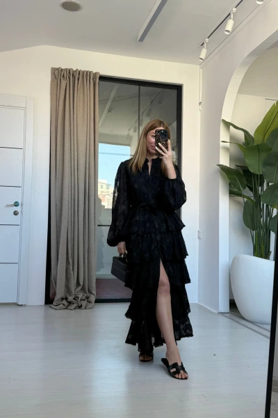 SİYAH VOLANLI ELBİSE